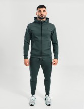 Спортен екип в зелено